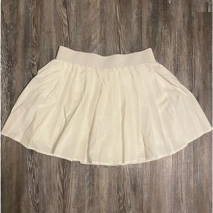 WHITE TENNIS SKORT